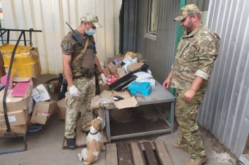 На КПВВ «Станица Луганская» выявили мужчину с наркотиками