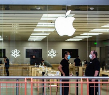 Apple не сможет вернуть всех сотрудников в американские офисы до конца года