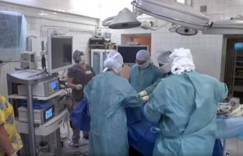 Врачи больницы Мечникова провели уникальную операцию