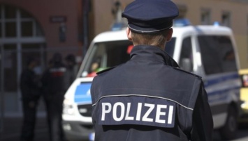 Немецкая полиция арестовала мужчину, который ранее разоружил четырех копов