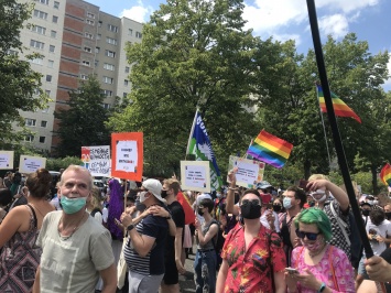 В Берлине прошел русскоязычный парад ЛГБТ