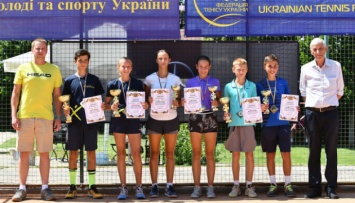 Юниорский чемпионат Украины по теннису выиграли Котляр и Венгер