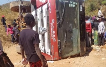 В Конго 16 человек погибли в ДТП с грузовиком