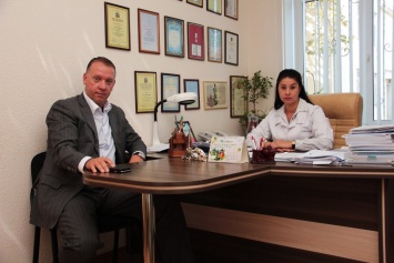 Экс-главврач Черноморской больницы уходит в политику: что надо знать о Елене Кузарь