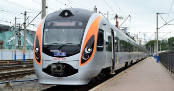 Под Харьковом сломался поезд Hyundai, Укрзализныця просит прощения