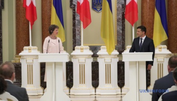 Зеленский призвал Швейцарию присоединиться к развитию туристической отрасли Украины