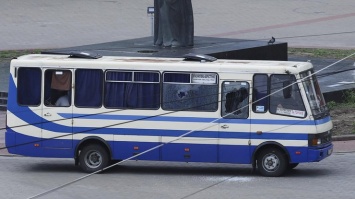 Спустя 9 часов захвата: заложникам "луцкого террориста" передали еду и воду