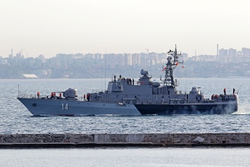 Первая провокация: российский корабль вытеснил болгарский корвет из исключительной экономической зоны Украины