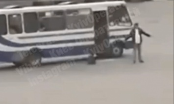 В сети появились видео задержания луцкого террориста: Он несколько минут ждал полицейских