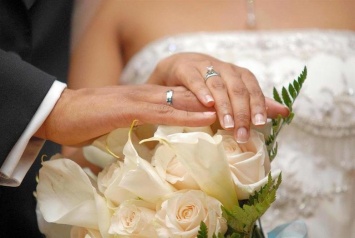 В мариупольском ЦНАПе теперь можно пожениться и развестись