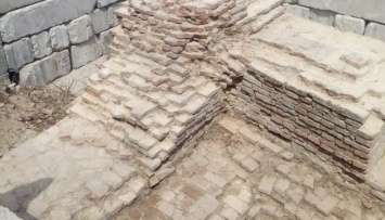 Остатки каменного дома гетмана Полуботка в Чернигове законсервируют