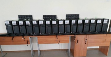 Вуз-переселенец из Луганска получил IT-оборудование и мебель почти на 3 млн грн