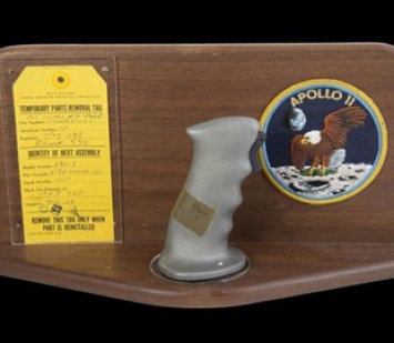 Джойстики космического корабля Аполлон-11 продали с аукциона