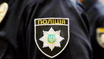 В Полтаве мужчина с гранатой взял в заложники полицейского