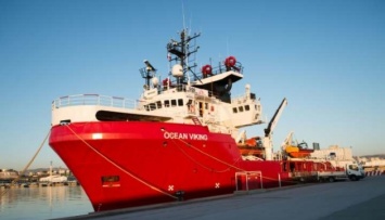 Спасение мигрантов: Италия не пустила Ocean Viking в море