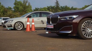 В сети показали гонку тюнинговой Skoda Octavia RS и стокового BMW 745Le Hybrid (ВИДЕО)