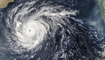 На США надвигается мощный атлантический ураган