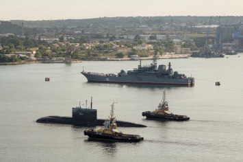 Мощный, современный Военно-морской флот - гарант безопасности и могущества нашей страны, - Аксенов