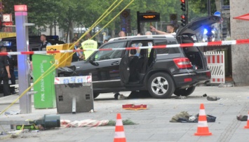 В Берлине внедорожник въехал в толпу: семеро пострадавших