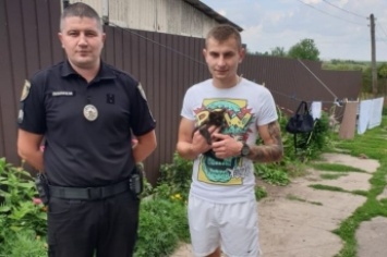 Во Львовской области задержали парня, который закрыл в банке живого котенка