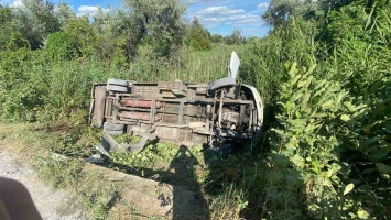 Под Днепром перевернулась маршрутка с пассажирами: полиция отыскала сбежавшего водителя