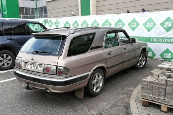 Народный умелец скрестил Волгу и Toyota Camry