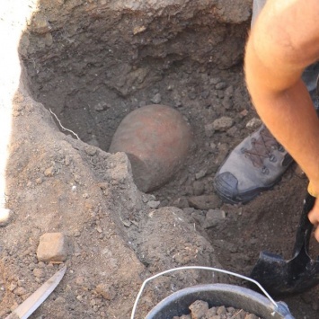 В Аккерманской крепости нашли 300-летнюю турецкую бутылку