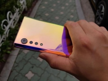 LG выпустила «облегченную» версию дизайнерского смартфона Velvet
