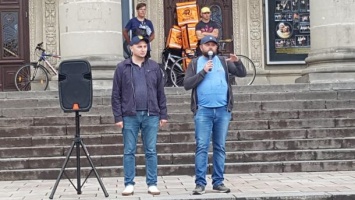 "Защити армию". Жители Тернополя присоединились к всеукраинской акции