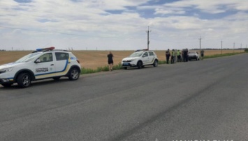 На трассе Южный - Одесса обстреляли автомобиль активиста