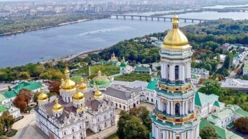 "Дистанции между душой и Господом нет": верующие УПЦ отметили День Крещения Руси