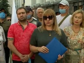 Харьковские предприниматели протестовали против строительства дороги через "Барабашово" под офисом президента и генпрокурора