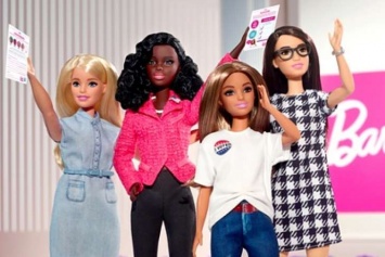 Юных американок решили привлечь к политике куклами Барби