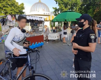 В Одессе полицейские составили свыше 20 протоколов на уличных фотографов с животными,- ФОТО
