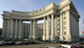 В МИД назвали "страусиным поведением" возвращение РФ ноты из-за парада в Севастополе