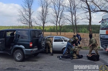 Угрожали сыну фермера: на Луганщине будут судить преступную группу