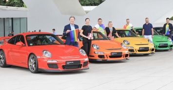 Porsche поддержала участников гей-парада в Германии