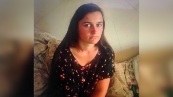 20-летняя девушка поехала в Днепр и пропала: ее видели в центре города