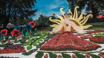 В Киеве на Певческом поле появятся Рапунцель, Шрек, Микки-Маус, Angry Birds и Белоснежка из цветов: когда откроется новая выставка