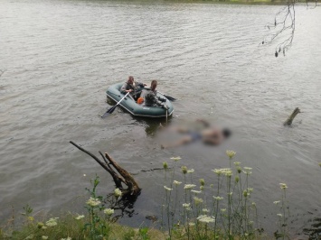 В Харьковской области спасатели выловили труп утонувшего мужчины, - ФОТО