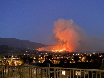 В Калифорнии вспыхнули масштабные лесные пожары (фото, видео)