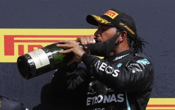 Формула-1: Мерседес одержал четвертую победу подряд