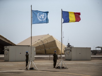 Самолет ООН совершил жесткую посадку в Мали, 11 человек ранены