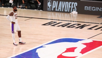 Баскетболисты "Лейкерс" выиграли Западную конференцию НБА впервые за 10 лет