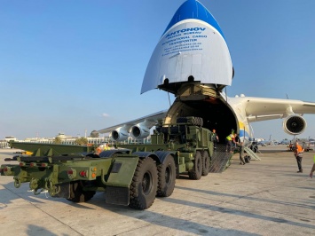 Эффектная посадка. Украинский самолет-гигант доставил военный груз в Израиль (ФОТО, ВИДЕО)