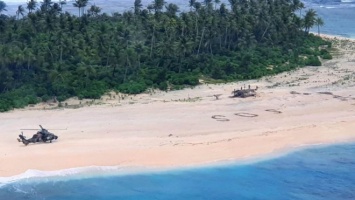 Надпись SOS на песке спасла 3 моряков на необитаемом острове (ВИДЕО)