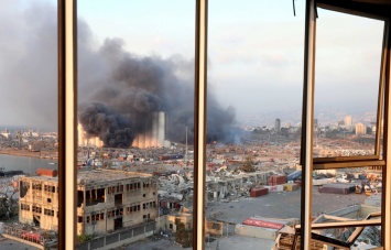 Премьер-министр Ливана назвал возможную причину взрыва в Бейруте