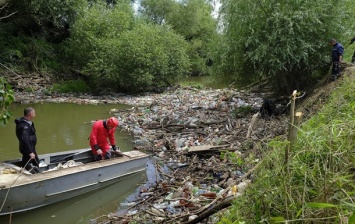 Реки Закарпатья попали в "мусорный апокалипсис"