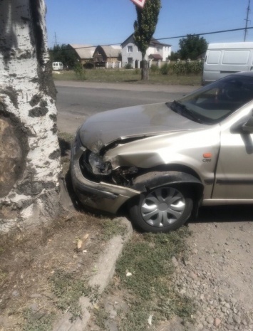 Сбит столб: возле горгаза в Покровске произошло ДТП (ФОТО)