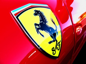 Загадочный Ferrari Portofino заметили на тестах (ВИДЕО)